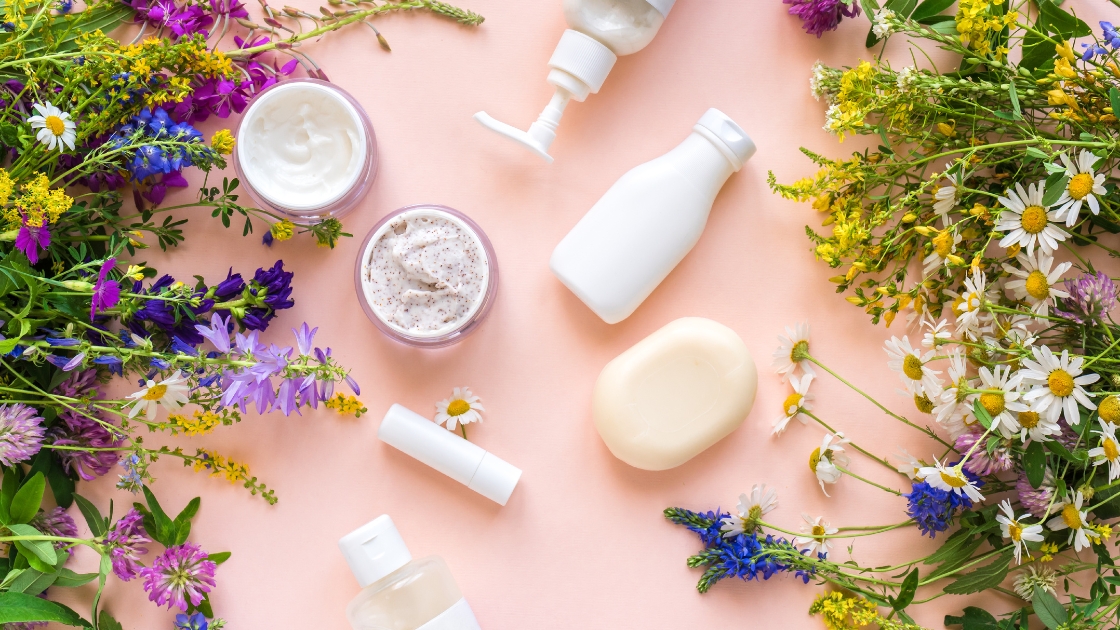 Mydło ręcznie robione — dlaczego warto wybrać naturalne kosmetyki?