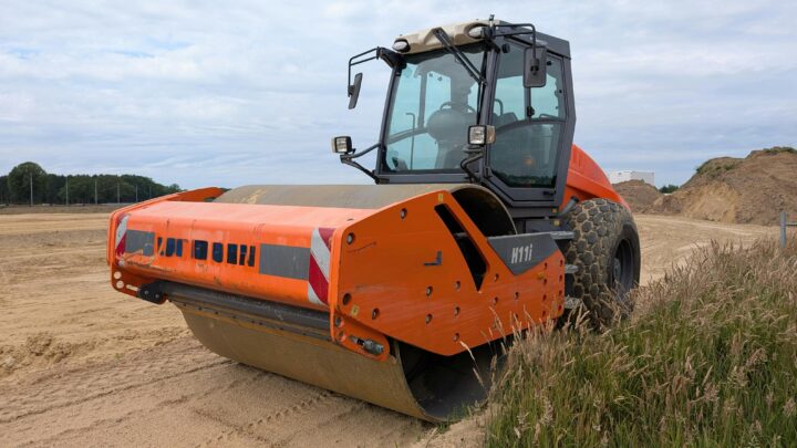 Czy można jeździć z małym pęknięciem na szybie w maszynie budowlanej?